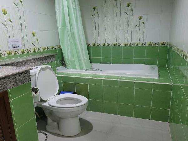 Kaewchantra Mansion : photo 10 de la chambre chambre familiale