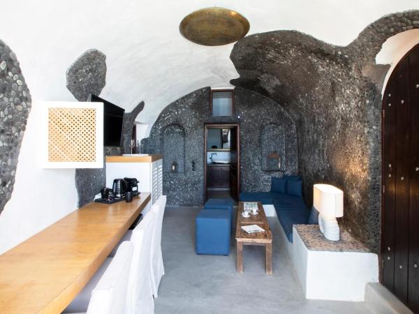 Ducato di Oia - Adults Only : photo 8 de la chambre grande suite avec bassin profond - vue sur caldeira