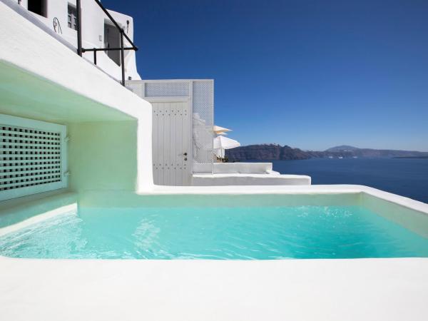 Ducato di Oia - Adults Only : photo 1 de la chambre suite supérieure avec petite piscine extérieure et vue sur caldeira