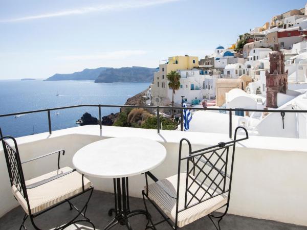 Ducato di Oia - Adults Only : photo 5 de la chambre suite supérieure avec petite piscine extérieure et vue sur caldeira