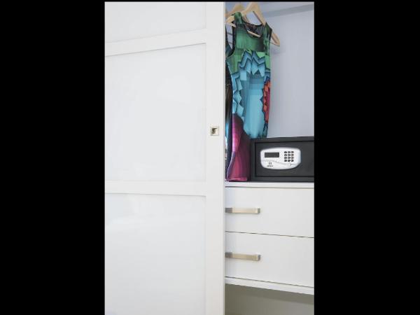 Petra Beach Hotel : photo 9 de la chambre appartement supérieur - vue sur mer et piscine - 1er Étage