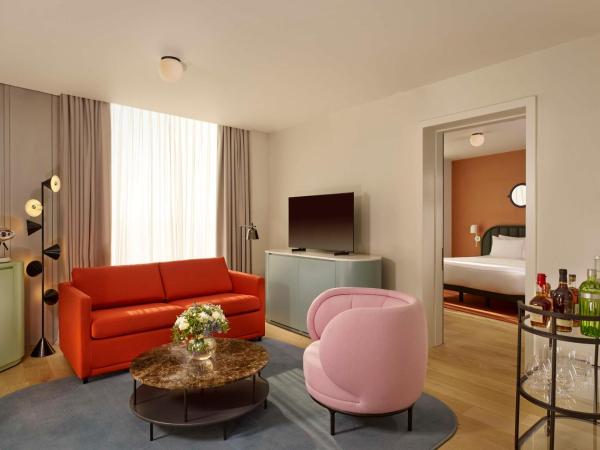 art'otel London Battersea Power Station, Powered by Radisson Hotels : photo 1 de la chambre suite junior