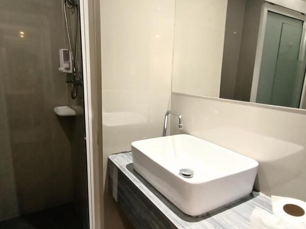 Km Hotel Chiang Mai : photo 8 de la chambre chambre lits jumeaux standard