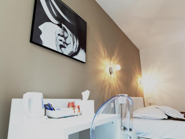 Le Saint Louis : photo 3 de la chambre chambre double Économique