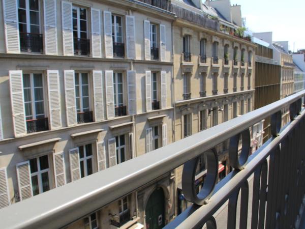 FINESTATE Coliving Champs-Elysées : photo 4 de la chambre appartement avec balcon