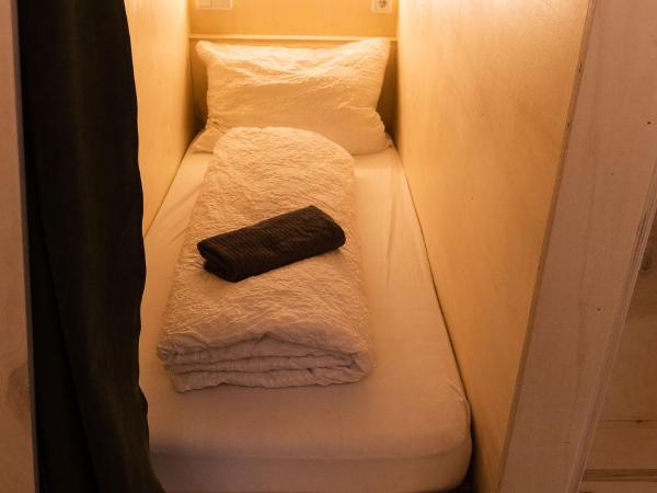 Montagu Hostel : photo 8 de la chambre lit simple dans dortoir mixte de 6 lits