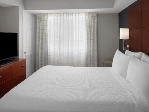 Residence Inn by Marriott San Diego Downtown : photo 1 de la chambre suite 1 chambre lit queen-size avec canapé-lit