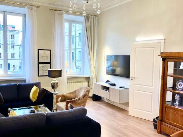 MONDRIAN Luxury Suites & Apartments Old Town : photo 2 de la chambre suite exécutive de luxe - vue sur place du marché