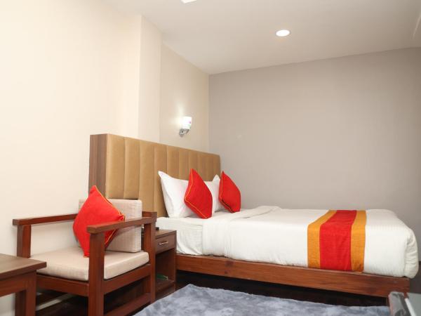 Redstone Regency Hotel : photo 1 de la chambre chambre double Économique