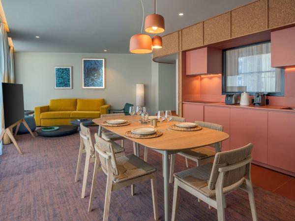 Canopy by Hilton Cannes : photo 5 de la chambre appartement 1 chambre avec lit king-size