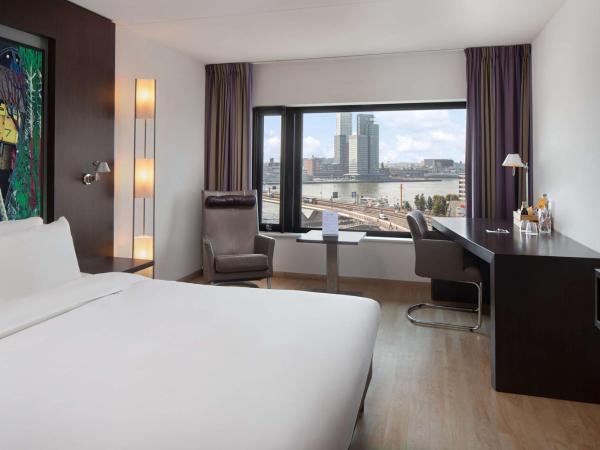 Maashotel Rotterdam Centre : photo 6 de la chambre chambre lit king-size de luxe - vue sur rivière