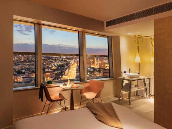 Too Hotel Paris - MGallery : photo 5 de la chambre suite junior avec 1 lit double - vue panoramique