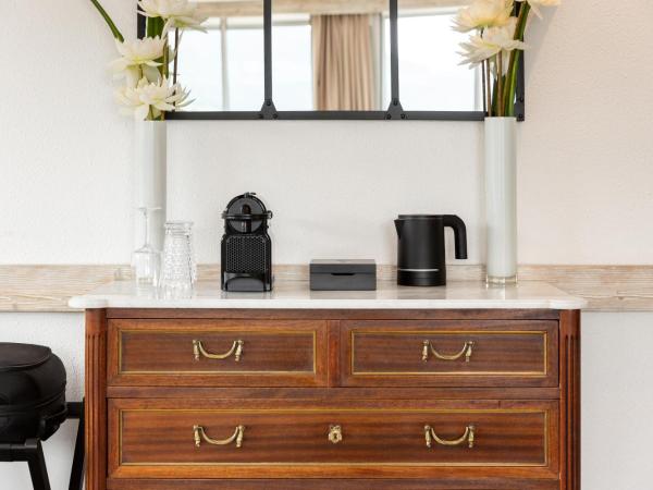 Mercure Millau : photo 3 de la chambre suite with one double bed and view