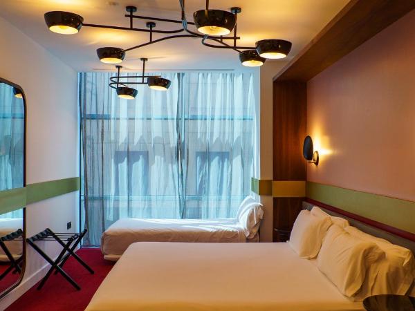 Hotel Colón Centro : photo 2 de la chambre chambre double avec lit d'appoint