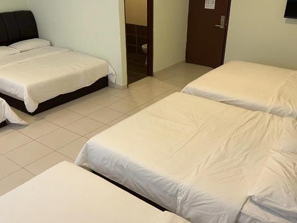 The Glorious Straits Hotel : photo 2 de la chambre chambre familiale