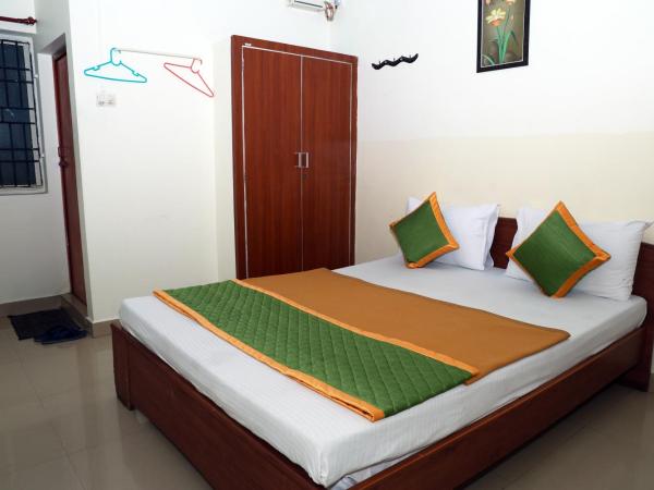 ROYAL GREEN AIRPORT TRANSIT ACCOMMODATION : photo 9 de la chambre chambre double standard avec ventilateur