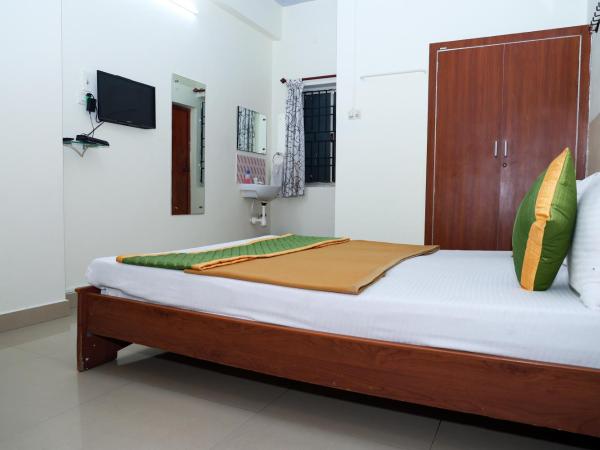 ROYAL GREEN AIRPORT TRANSIT ACCOMMODATION : photo 7 de la chambre chambre double standard avec ventilateur