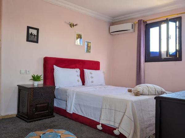 Riad dar sahrawi : photo 2 de la chambre chambre double deluxe avec douche