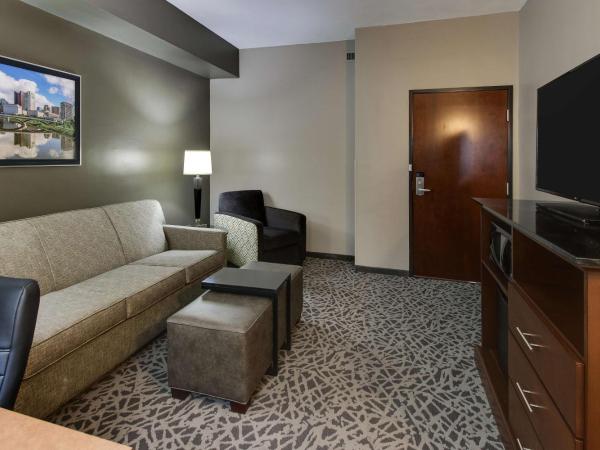 Drury Inn & Suites Columbus Polaris : photo 2 de la chambre suite deluxe avec lit king-size