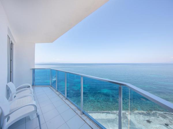 Le Bleu Hotel & Resort Kusadasi : photo 2 de la chambre chambre double ou lits jumeaux - vue sur mer