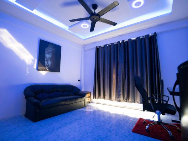 Splash Bar and Guesthouse : photo 8 de la chambre chambre double ou lits jumeaux avec balcon