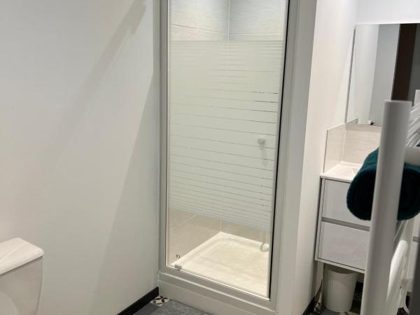 Les AGRIATES : photo 5 de la chambre chambre double avec salle de bains privative