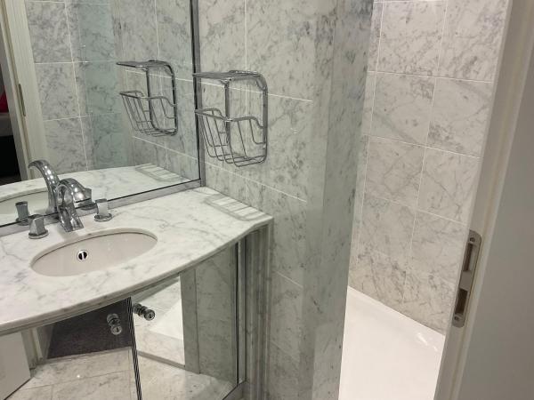 Suite-Home EXPO MESSE : photo 9 de la chambre suite sans fenêtre