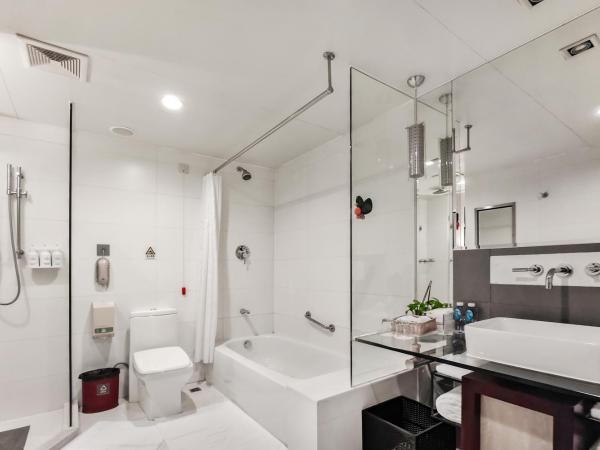 The Pavilion Century Tower (Huaqiang NorthBusiness Zone) : photo 6 de la chambre suite affaires