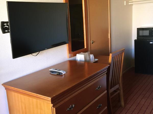 Harvey's Motel SDSU La Mesa San Diego : photo 10 de la chambre chambre standard lit queen-size