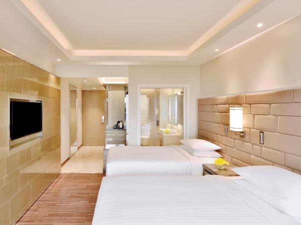 Courtyard by Marriott Bengaluru Hebbal : photo 3 de la chambre chambre lits jumeaux deluxe