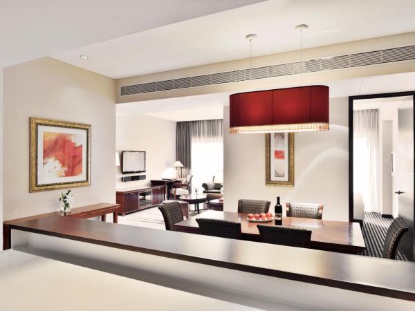 Marriott Suites Pune : photo 3 de la chambre junior executive suite, 1 bedroom suite, 1 king, balcony