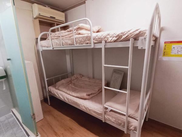 Haechi Stay GuestHouse - For foreigners only : photo 1 de la chambre chambre double avec salle de bains privative