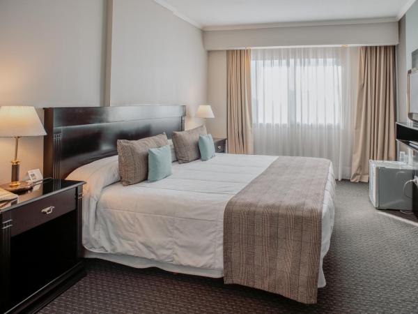 Plaza Real Suites Hotel : photo 3 de la chambre chambre lit queen-size 
