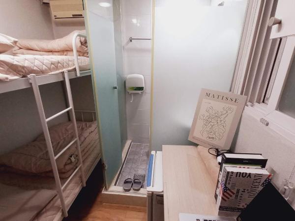 Haechi Stay GuestHouse - For foreigners only : photo 1 de la chambre chambre double avec salle de bains privative