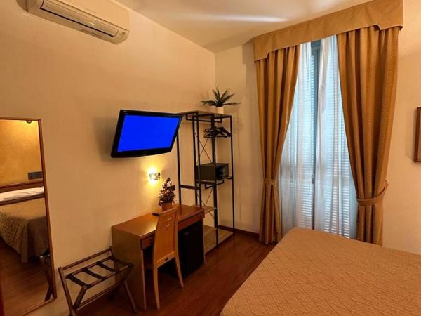 Hotel Aspromonte : photo 3 de la chambre chambre double avec balcon