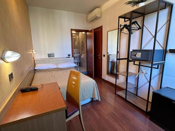 Hotel Aspromonte : photo 5 de la chambre chambre double avec balcon