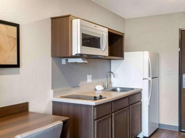 Extended Stay America Suites - Charlotte - Northlake : photo 4 de la chambre studio lit queen-size 