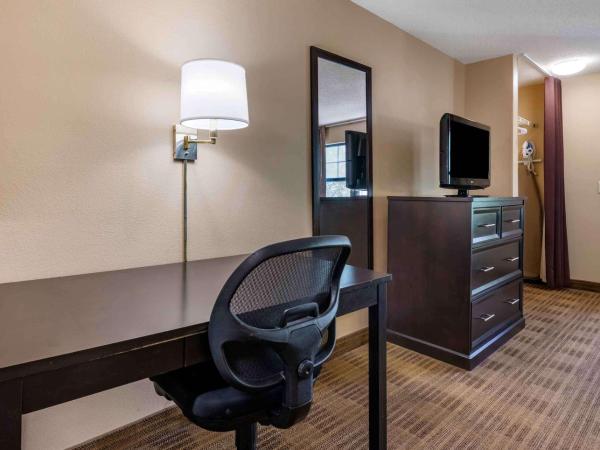 Extended Stay America Suites - Jacksonville - Riverwalk - Convention Center : photo 3 de la chambre studio avec 1 lit queen-size - accessible aux personnes à mobilité réduite - non-fumeurs