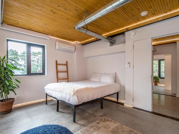 Luxury BNB - Halifax Rooftop : photo 9 de la chambre chambre double deluxe