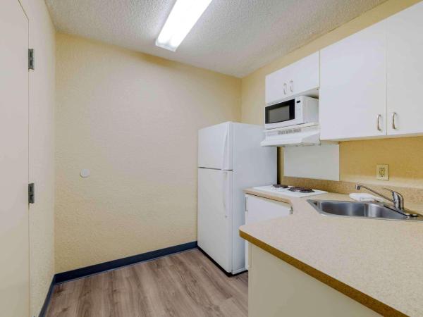 Extended Stay America Suites - Fort Lauderdale - Cypress Creek - Andrews Ave : photo 4 de la chambre studio avec 2 lits doubles - non-fumeurs