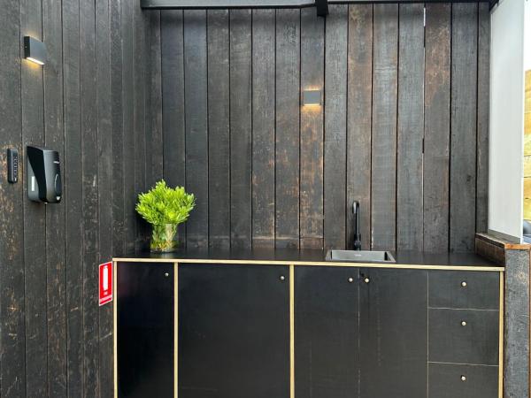 Old Bishop's Quarters Heritage, Modern & Unique Accommodation : photo 10 de la chambre studio