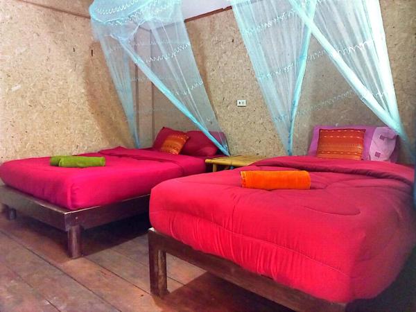 Lanta Maikeaw Bungalow : photo 7 de la chambre chambre triple - vue sur jardin