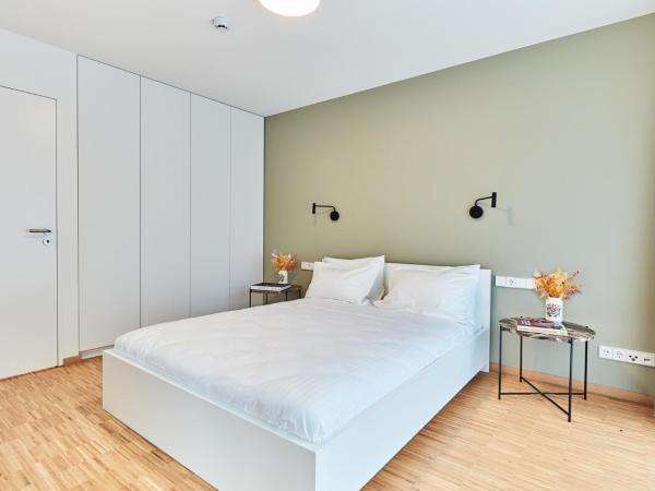 Résidence du Lys - Perrin Apartments : photo 3 de la chambre appartement avec balcon