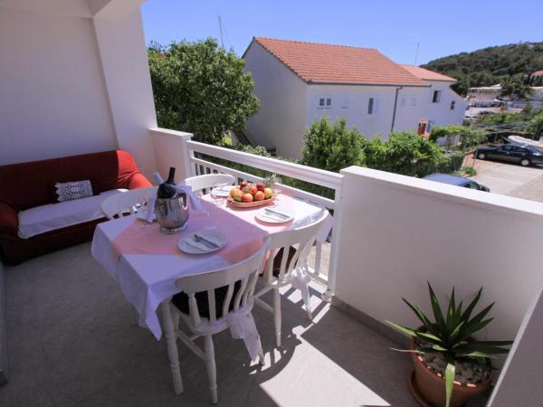 Apartments Lola : photo 1 de la chambre studio avec terrasse