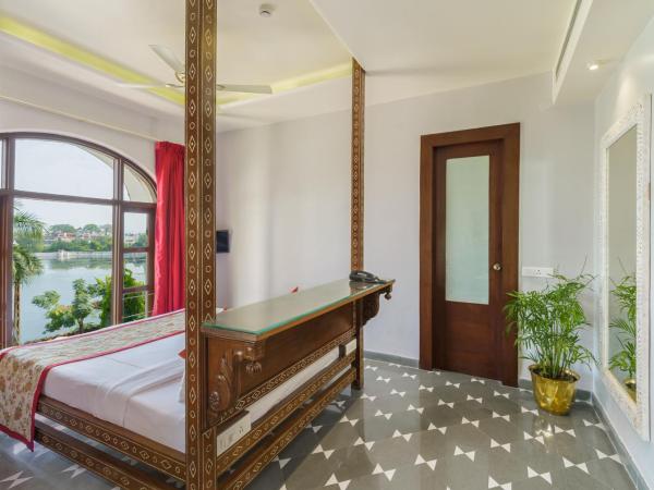 Brahma Niwas - Best Lake View Hotel in Udaipur : photo 4 de la chambre suite avec vue sur lac