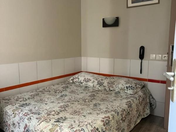 Hôtel Jarry Confort : photo 1 de la chambre chambre simple avec douche 