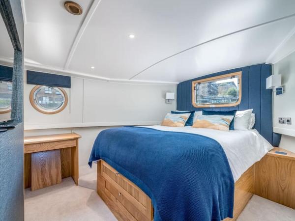Luxurious houseboat near Canary Wharf in London : photo 9 de la chambre mobile home
