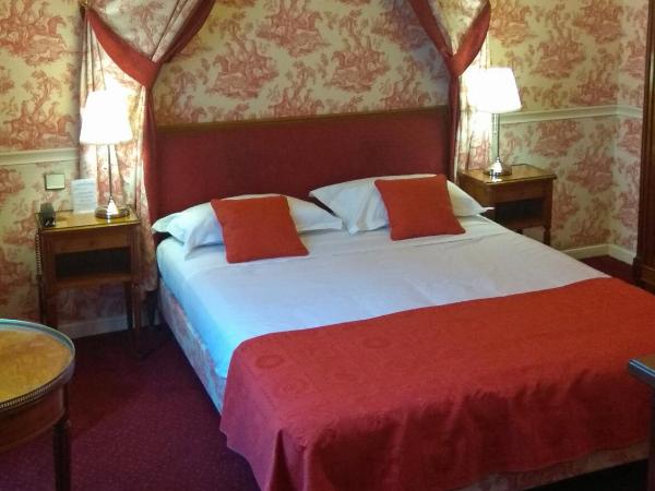 Grand Htel Des Templiers : photo 3 de la chambre chambre simple avec baignoire