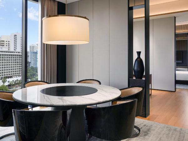 InterContinental Singapore Robertson Quay, an IHG Hotel : photo 5 de la chambre suite penthouse lit king-size - vue sur rivière