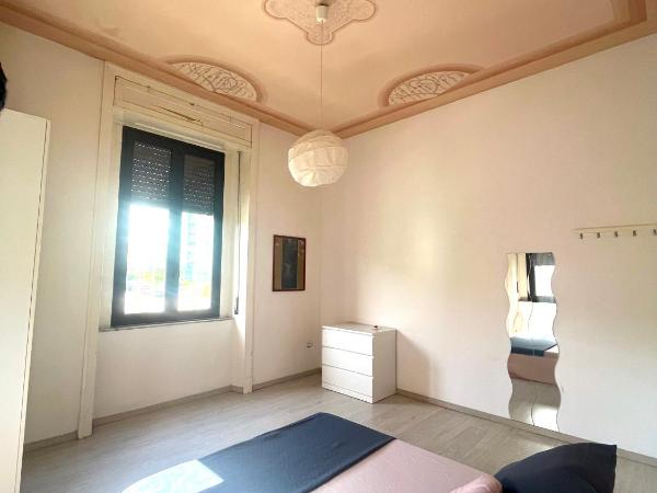 Deodato Guest House : photo 2 de la chambre chambre double avec salle de bains commune